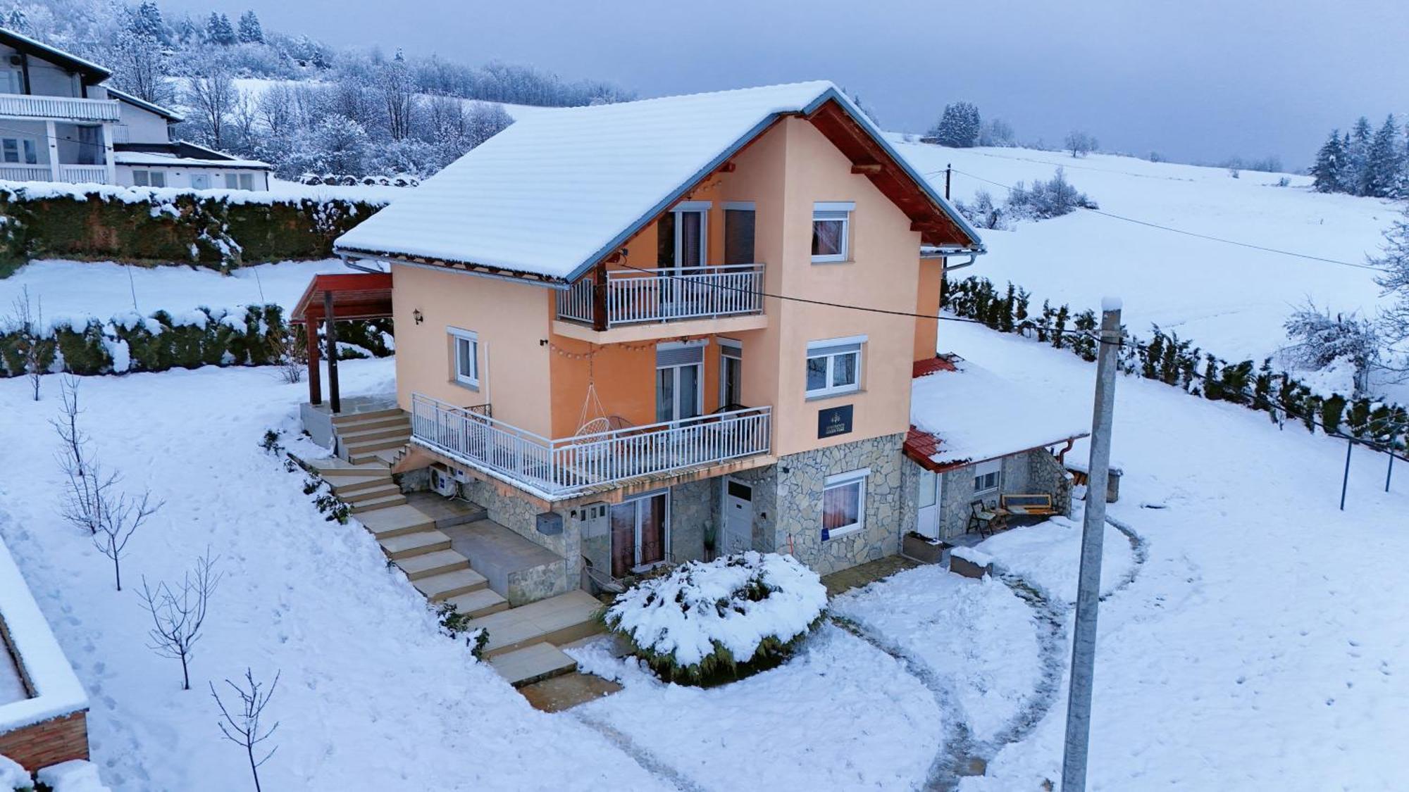 Apartments Green Park Rakovica Exterior photo